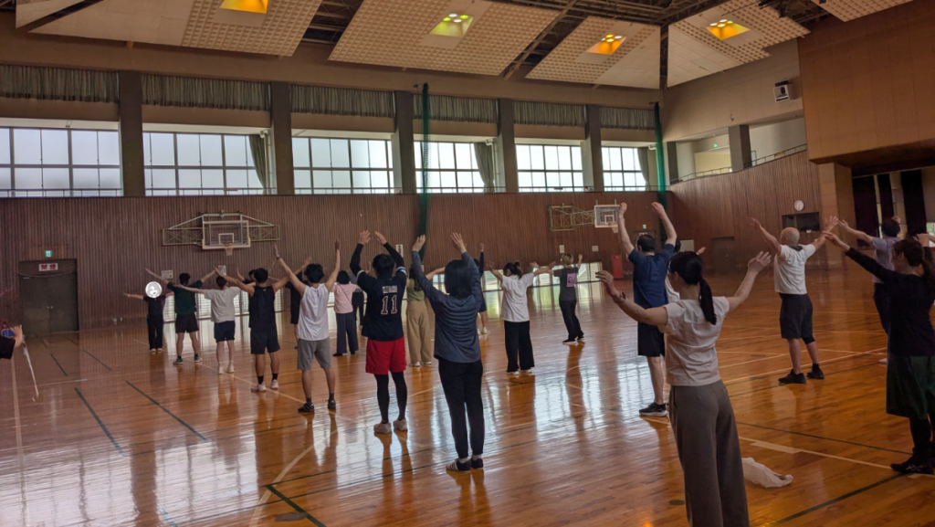 株式会社DaiのGMの運動会でラジオ体操をする様子の画像