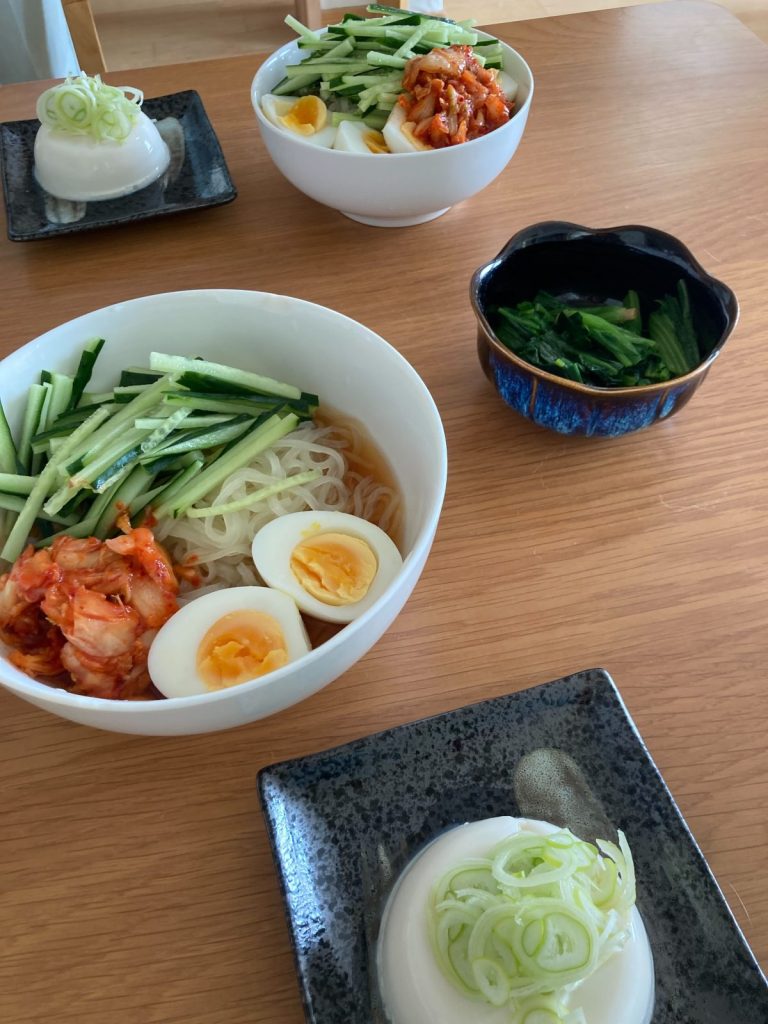 ゆでたまごいり冷麵の写真